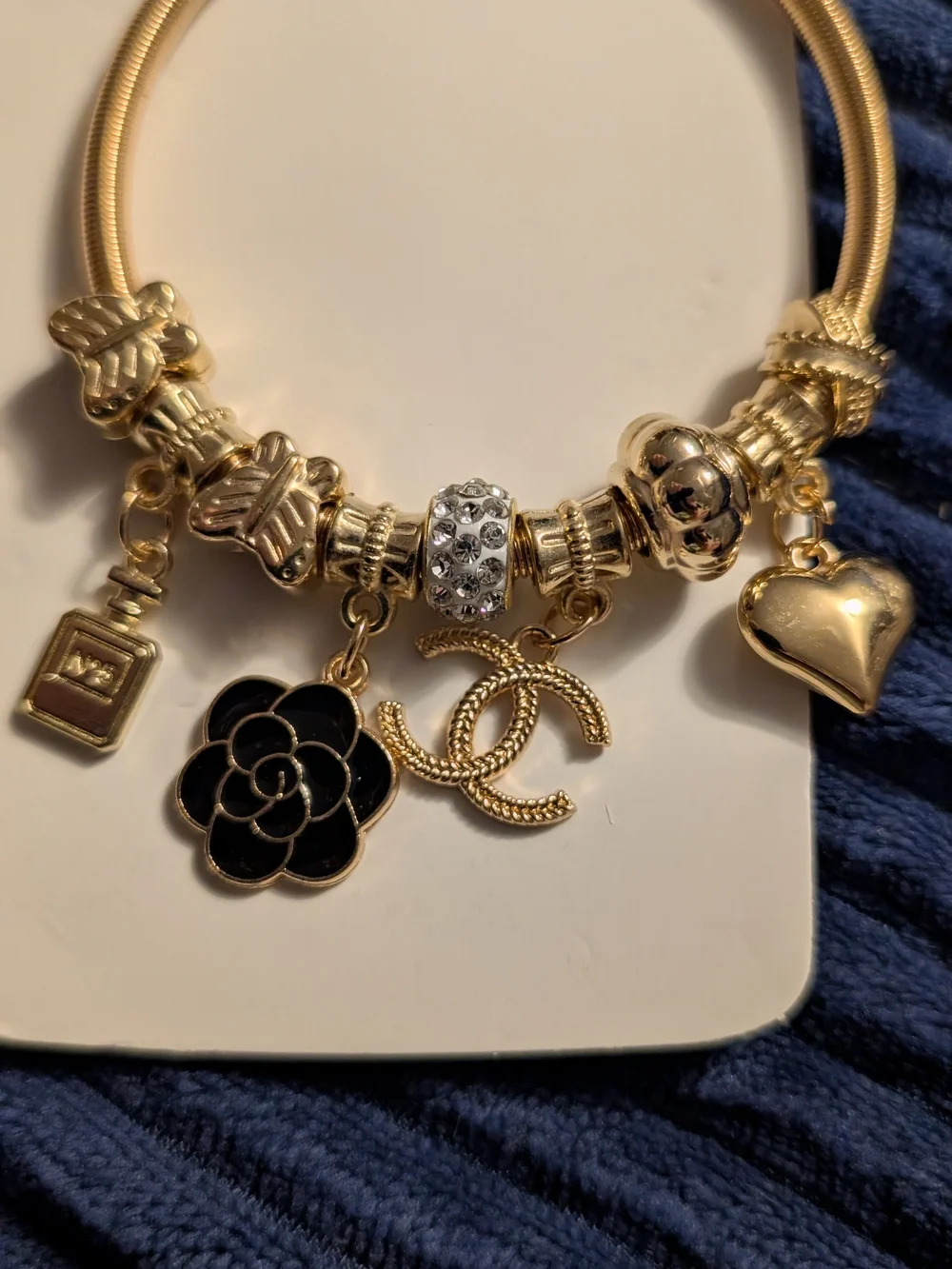 N/A elegant gold
